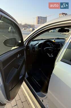 Позашляховик / Кросовер Kia Sportage 2011 в 