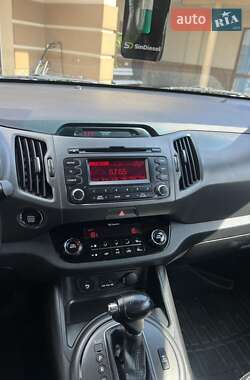 Позашляховик / Кросовер Kia Sportage 2011 в 
