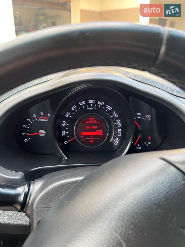 Внедорожник / Кроссовер Kia Sportage 2011 в Ровно