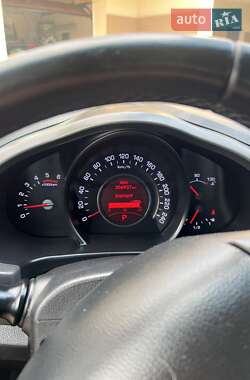 Позашляховик / Кросовер Kia Sportage 2011 в 