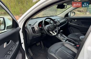 Внедорожник / Кроссовер Kia Sportage 2012 в 