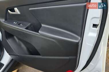 Внедорожник / Кроссовер Kia Sportage 2012 в 