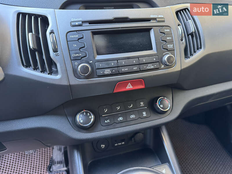 Внедорожник / Кроссовер Kia Sportage 2011 в Луцке