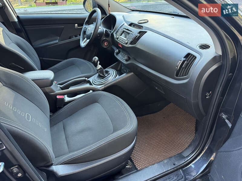 Внедорожник / Кроссовер Kia Sportage 2011 в Луцке