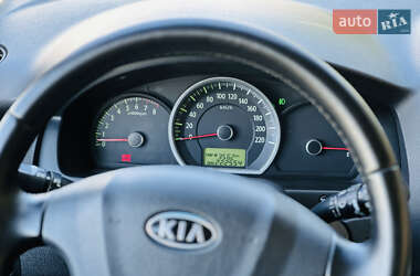 Внедорожник / Кроссовер Kia Sportage 2009 в 