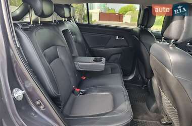 Внедорожник / Кроссовер Kia Sportage 2012 в 