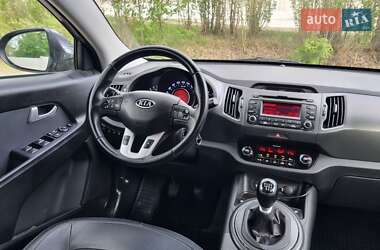 Внедорожник / Кроссовер Kia Sportage 2012 в 