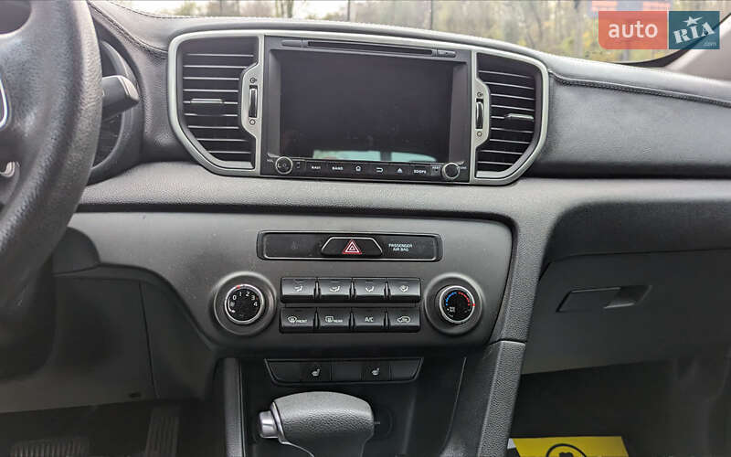 Внедорожник / Кроссовер Kia Sportage 2016 в Черновцах