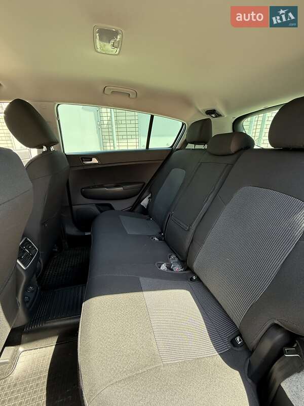 Внедорожник / Кроссовер Kia Sportage 2017 в Днепре