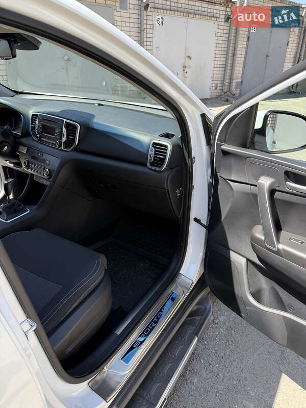 Внедорожник / Кроссовер Kia Sportage 2017 в Днепре