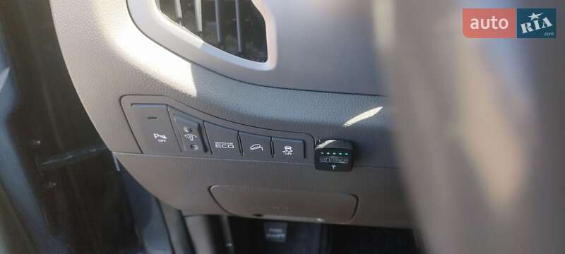 Внедорожник / Кроссовер Kia Sportage 2013 в Харькове