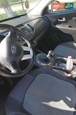 Внедорожник / Кроссовер Kia Sportage 2011 в 