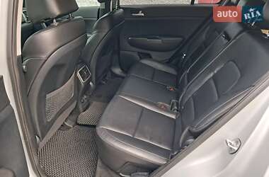 Внедорожник / Кроссовер Kia Sportage 2016 в 