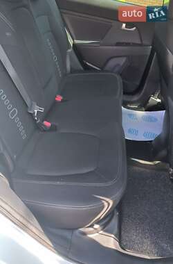 Позашляховик / Кросовер Kia Sportage 2011 в 
