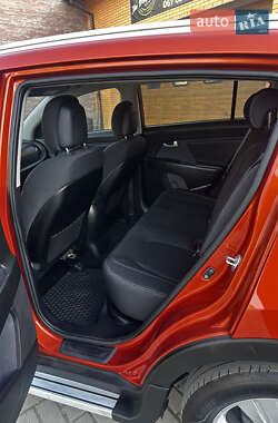 Внедорожник / Кроссовер Kia Sportage 2012 в 