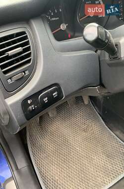 Внедорожник / Кроссовер Kia Sportage 2006 в 