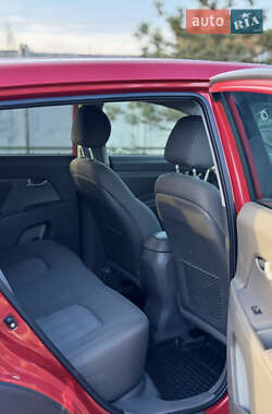 Позашляховик / Кросовер Kia Sportage 2012 в 