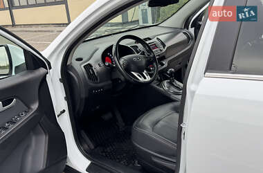 Позашляховик / Кросовер Kia Sportage 2012 в 