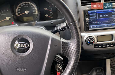 Позашляховик / Кросовер Kia Sportage 2006 в 