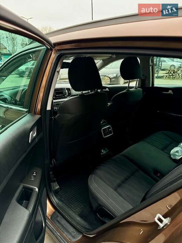 Внедорожник / Кроссовер Kia Sportage 2016 в Львове