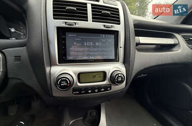 Внедорожник / Кроссовер Kia Sportage 2006 в 