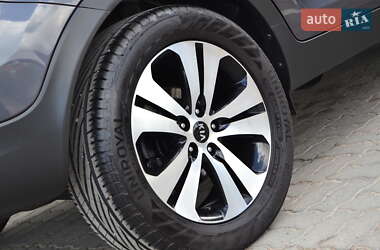 Позашляховик / Кросовер Kia Sportage 2012 в 