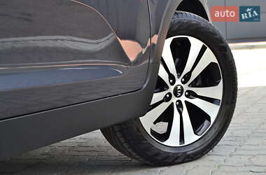 Позашляховик / Кросовер Kia Sportage 2012 в 