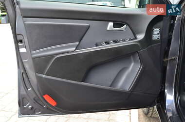 Позашляховик / Кросовер Kia Sportage 2012 в 