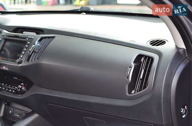 Позашляховик / Кросовер Kia Sportage 2012 в 