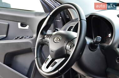 Позашляховик / Кросовер Kia Sportage 2012 в 