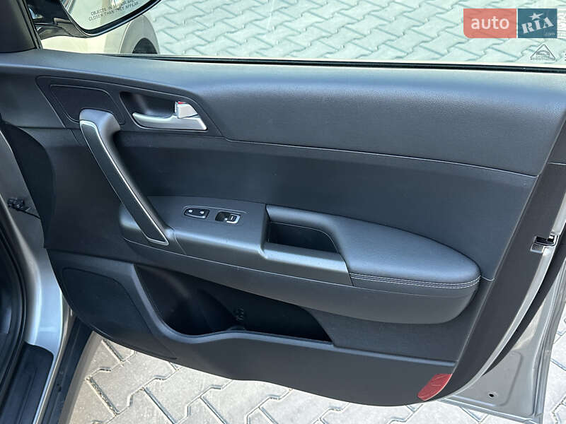 Внедорожник / Кроссовер Kia Sportage 2020 в Черновцах