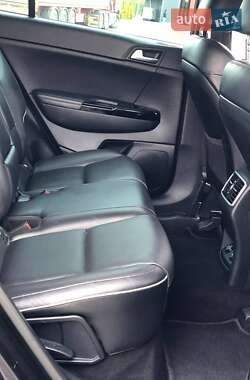 Позашляховик / Кросовер Kia Sportage 2016 в 
