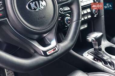 Позашляховик / Кросовер Kia Sportage 2016 в 
