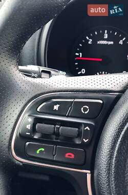 Позашляховик / Кросовер Kia Sportage 2016 в 