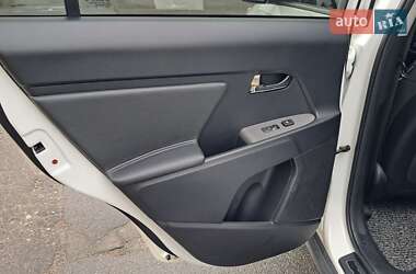 Позашляховик / Кросовер Kia Sportage 2013 в 