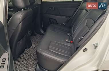 Позашляховик / Кросовер Kia Sportage 2013 в 