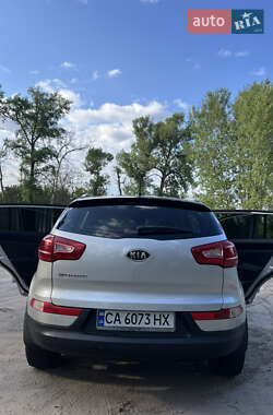 Внедорожник / Кроссовер Kia Sportage 2011 в 