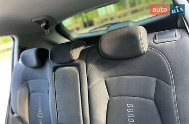 Внедорожник / Кроссовер Kia Sportage 2011 в 