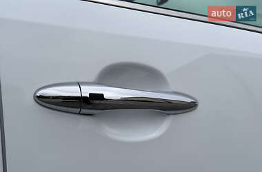 Внедорожник / Кроссовер Kia Sportage 2012 в 