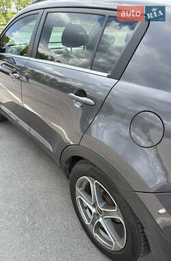Внедорожник / Кроссовер Kia Sportage 2012 в 
