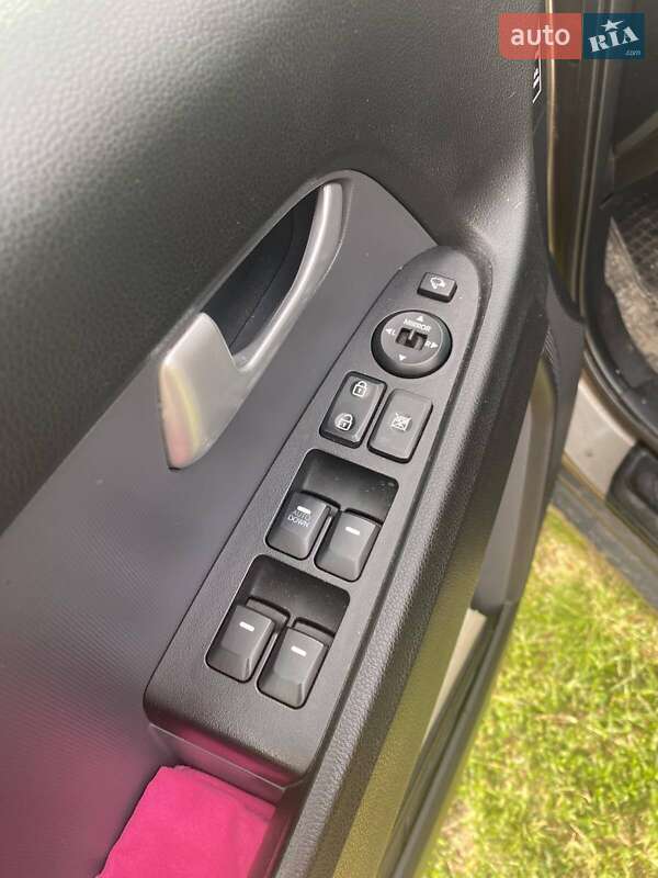 Позашляховик / Кросовер Kia Sportage 2011 в Хмельницькому