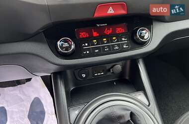 Внедорожник / Кроссовер Kia Sportage 2011 в 