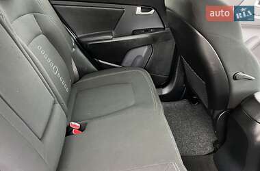 Внедорожник / Кроссовер Kia Sportage 2011 в 