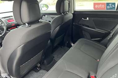 Внедорожник / Кроссовер Kia Sportage 2011 в 