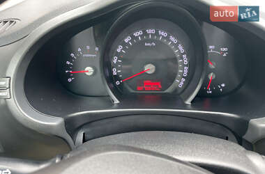 Внедорожник / Кроссовер Kia Sportage 2012 в 