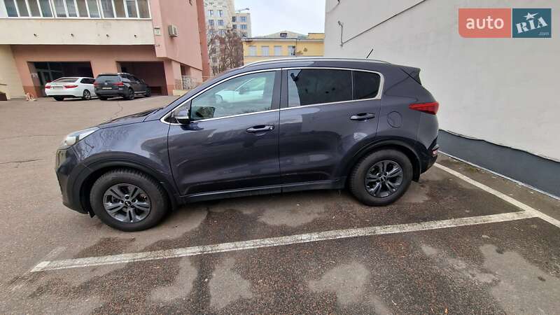 Позашляховик / Кросовер Kia Sportage 2016 в 