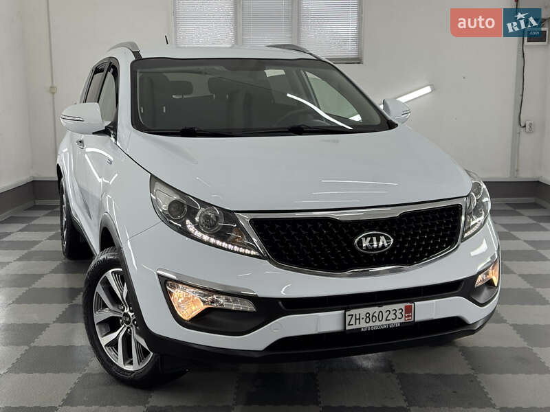 Внедорожник / Кроссовер Kia Sportage 2015 в 