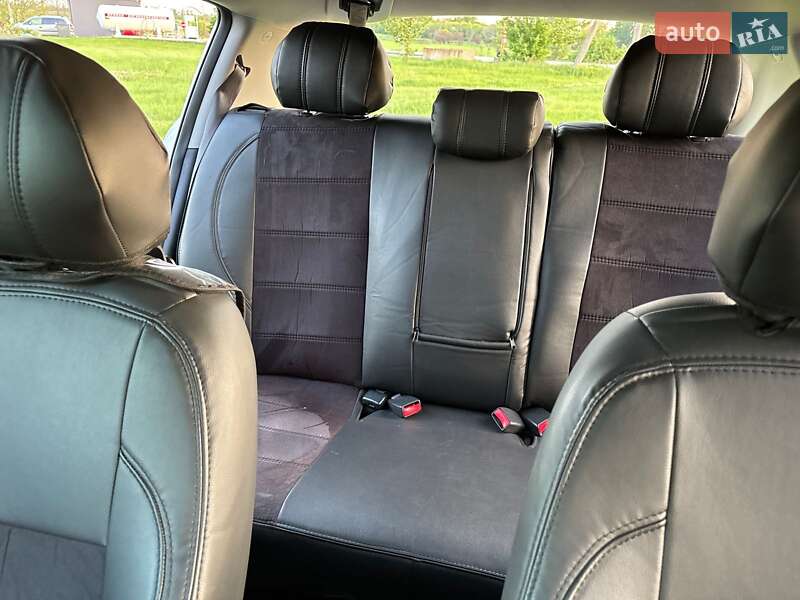 Позашляховик / Кросовер Kia Sportage 2013 в Харкові