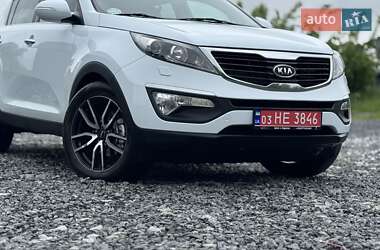Внедорожник / Кроссовер Kia Sportage 2012 в 