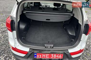 Внедорожник / Кроссовер Kia Sportage 2012 в 